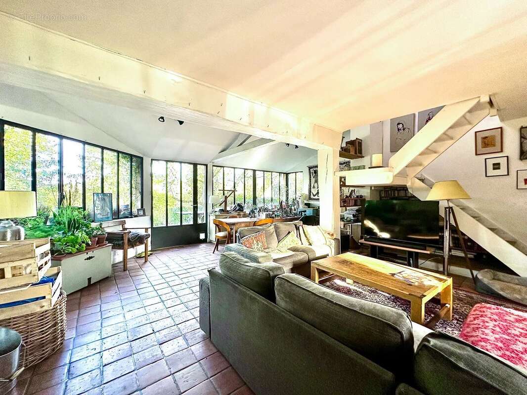 Maison à LES MESNULS