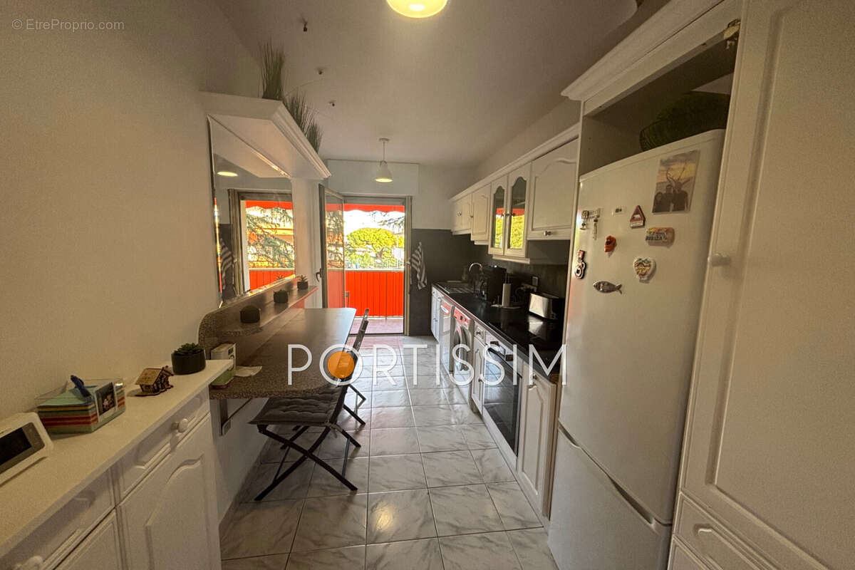 Appartement à SAINT-LAURENT-DU-VAR