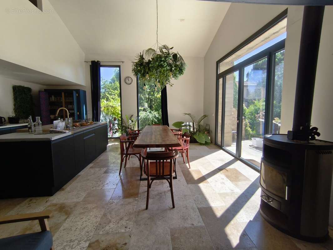 34360 Saint Chinian-Maison loft 240m2-centre - photo 2