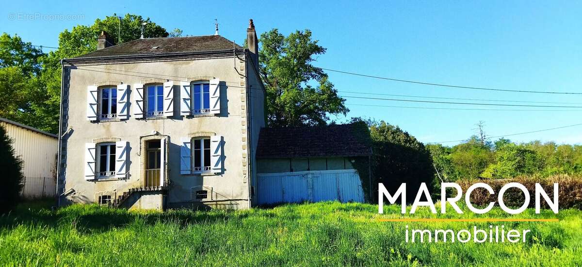 Maison à BONNAT