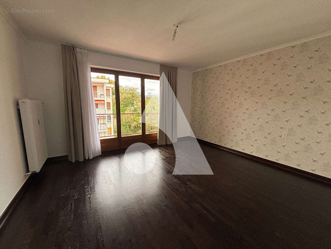 Appartement à BELLEGARDE-SUR-VALSERINE