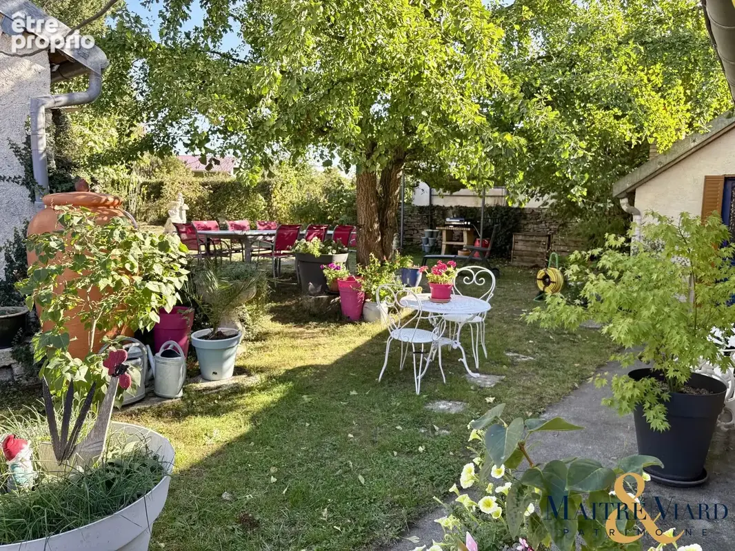 Maison 8 pièces 246 m² à vendre à Ferrieres-Les-Scey (70360) - photo 1