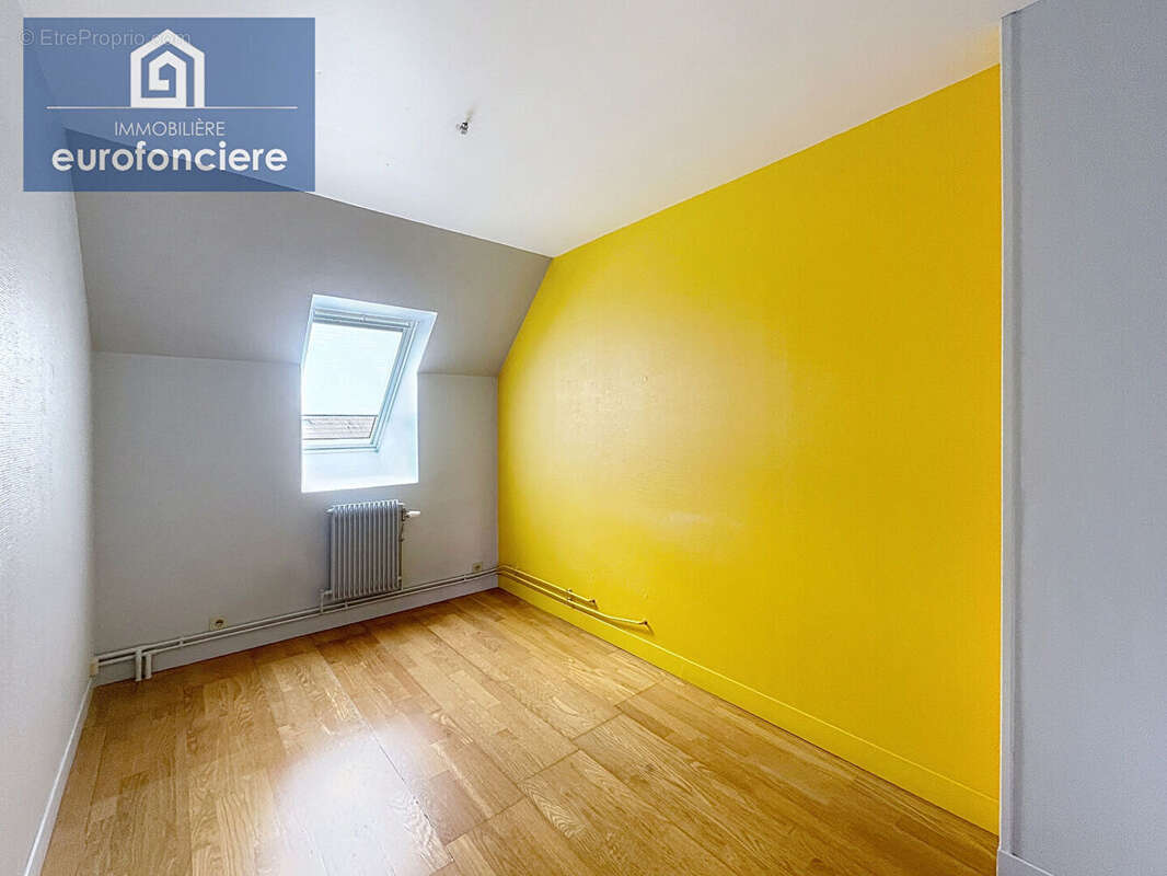 Maison à SAINT-JULIEN-LES-VILLAS