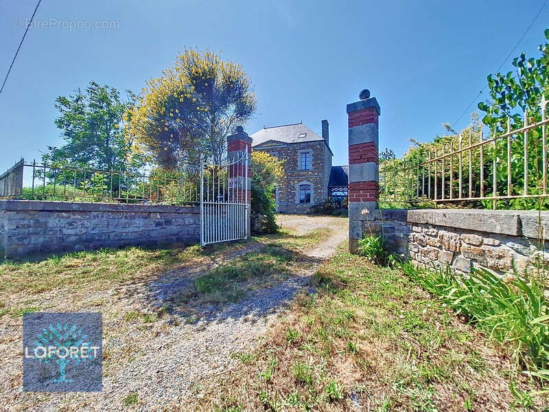 Maison à SAINT-AUBIN-D'AUBIGNE