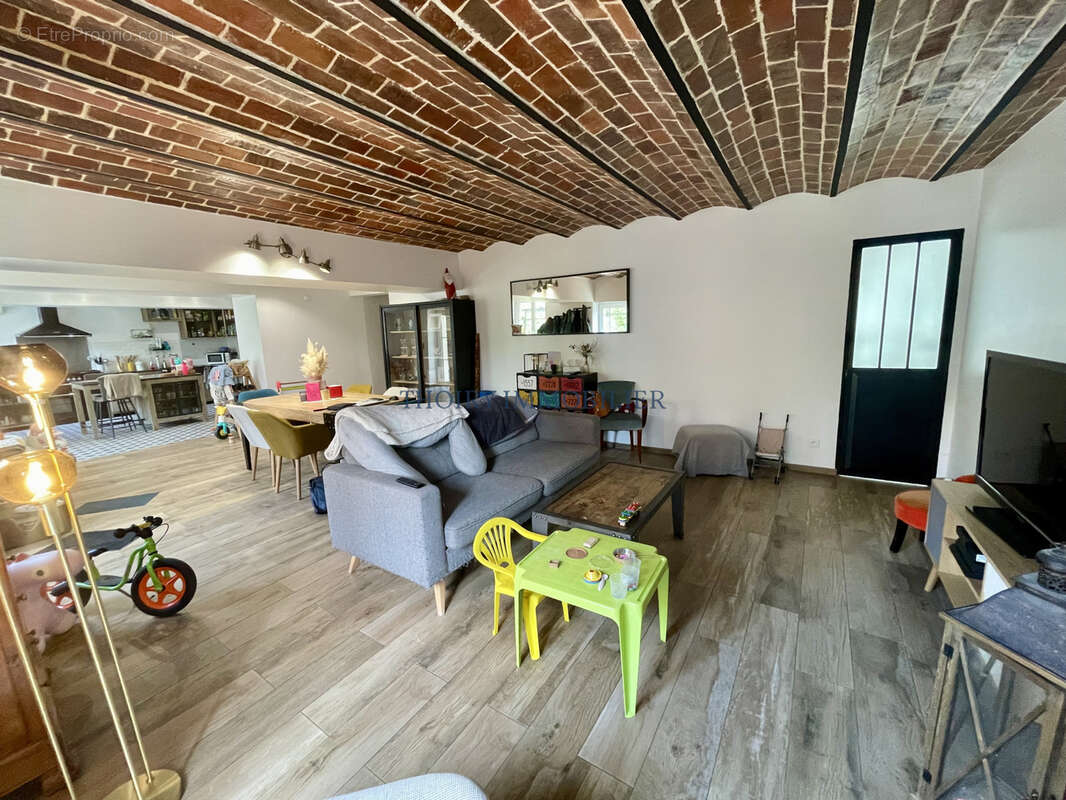 Maison ancienne de charme 6 pièces avec dépendance sur 505 m2. - photo 7