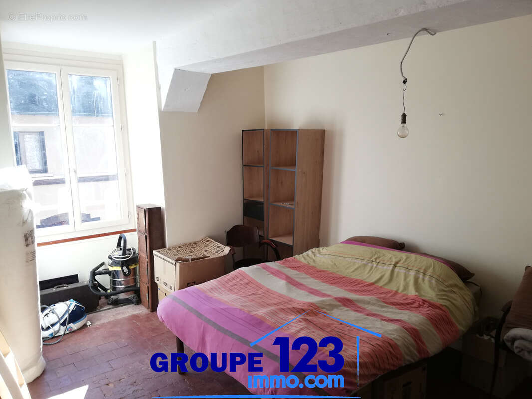 Maison à LA FERTE-LOUPIERE