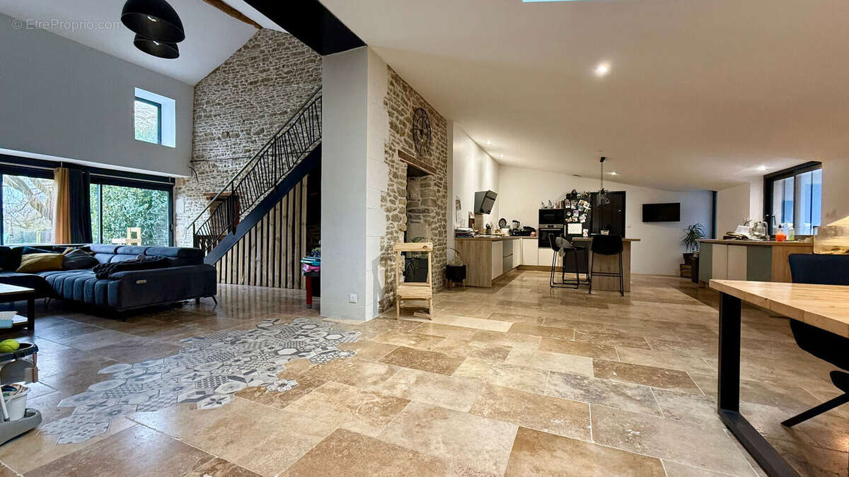 Maison à SAINT-GERMAIN-DE-MARENCENNES