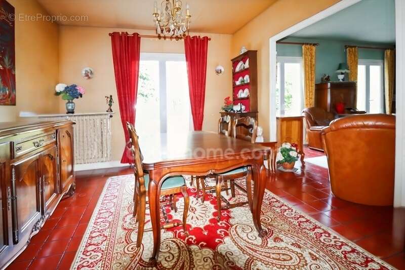 Maison à MAGNAC-LAVAL