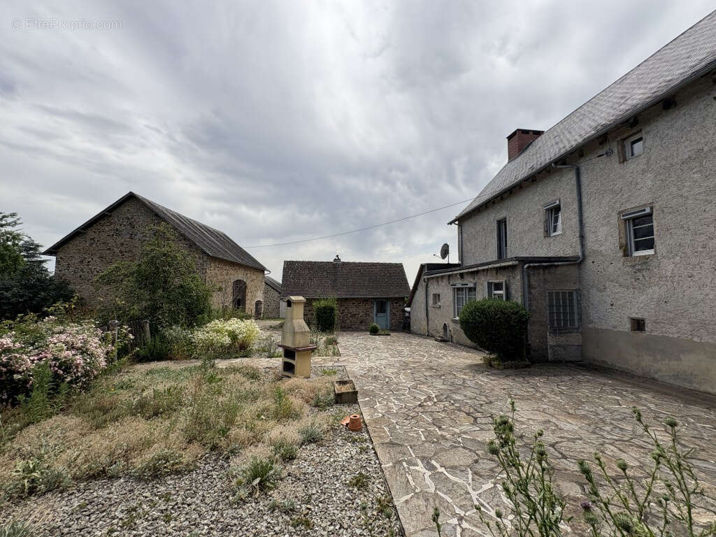 Maison à LA PORCHERIE