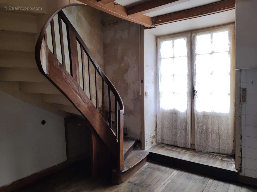 Maison à BUSSIERE-BADIL