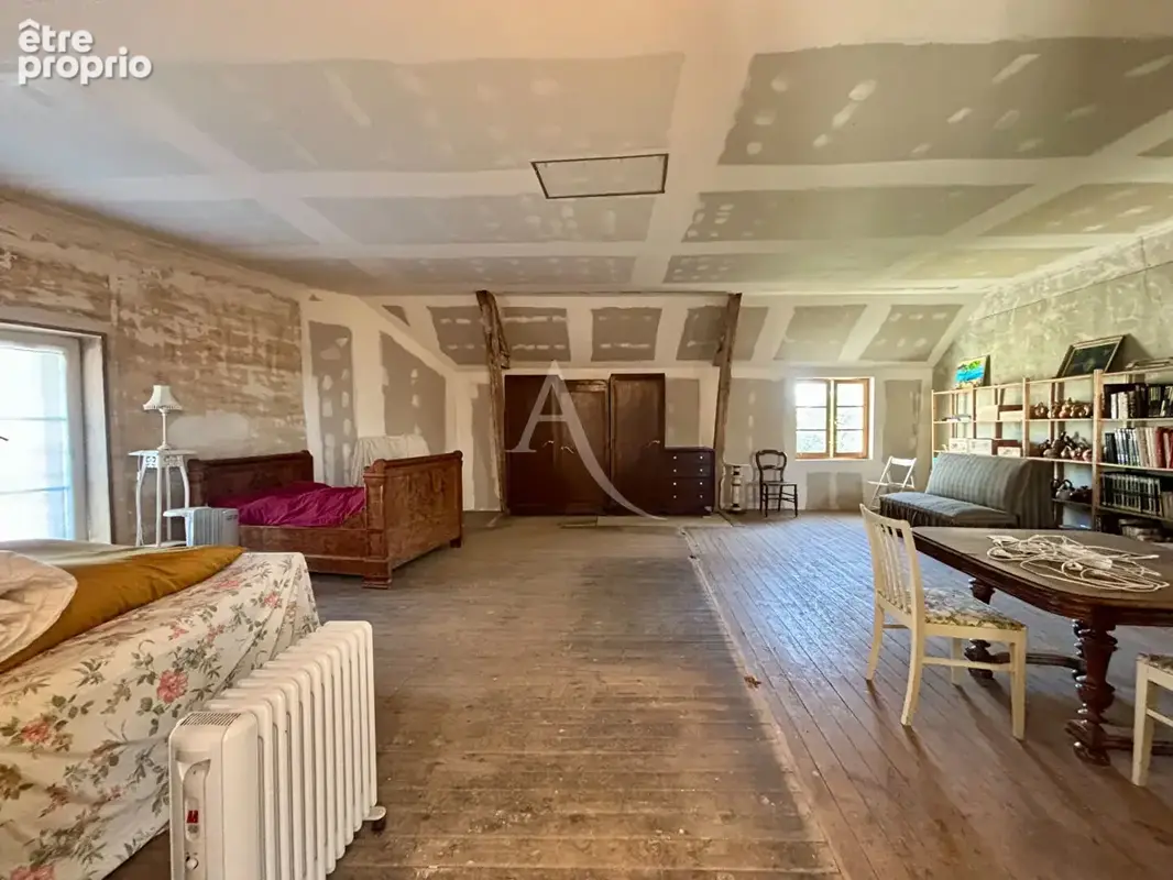 Maison ancienne en parfait état aux mutliples possibilités - photo 14