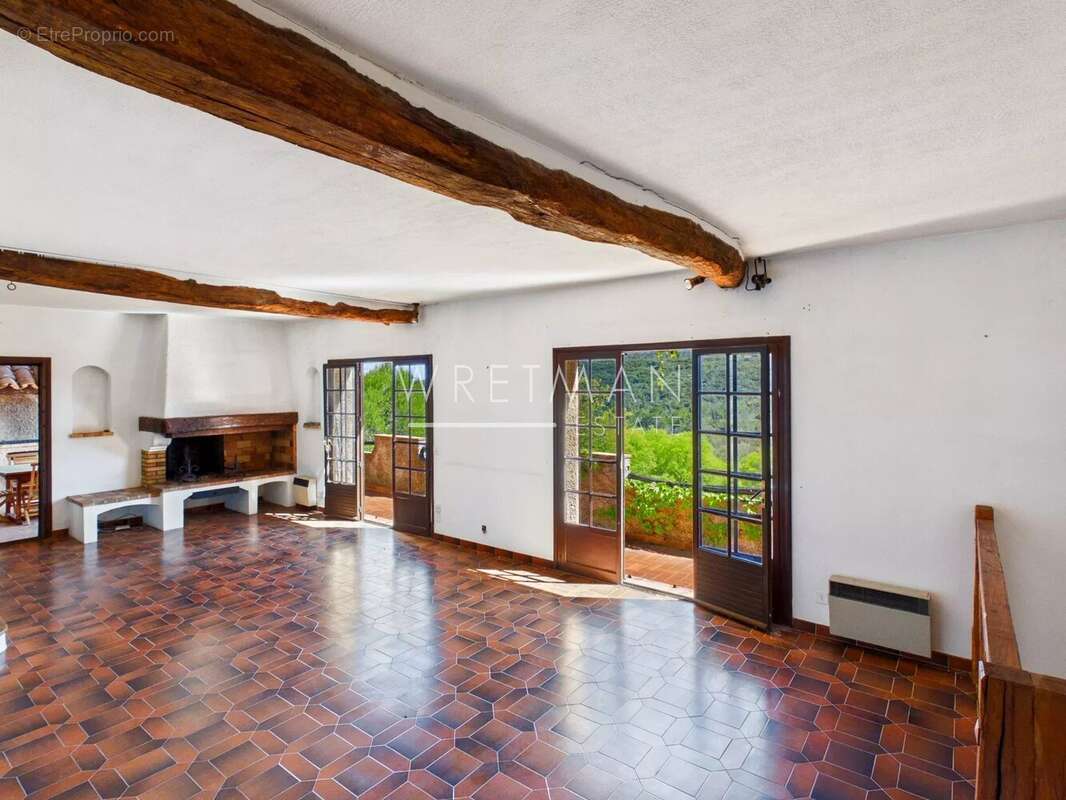 Maison à MONTAUROUX