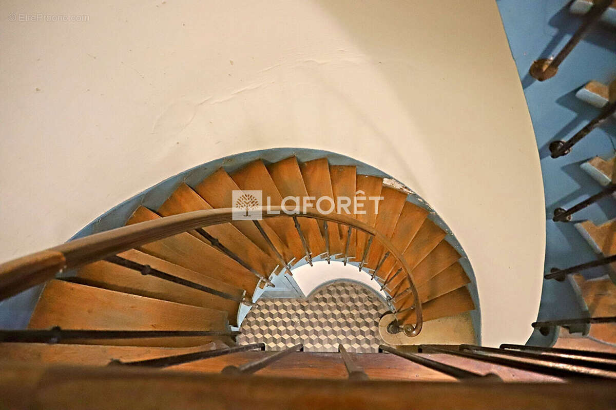 Appartement à PARIS-14E