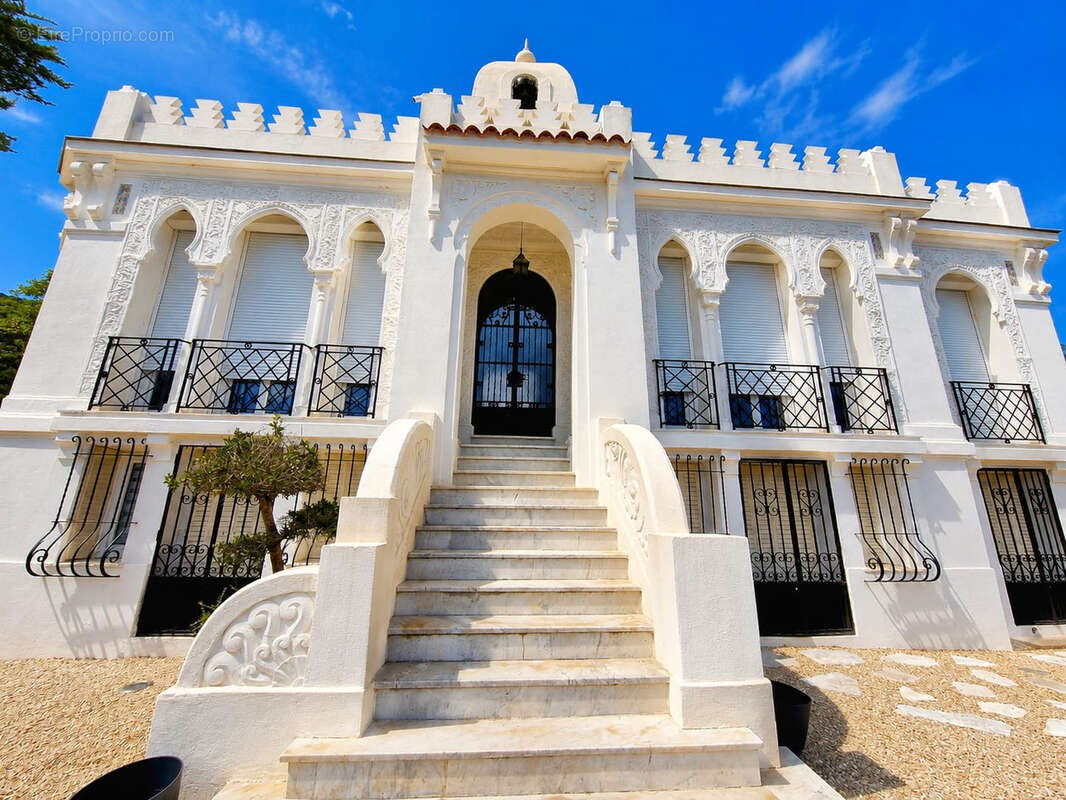 Propriété exceptionnelle de 1800 m2 avec demeure de Maître de style byzantin sur la Côte d'Azur (hauteurs CAGN - photo 15