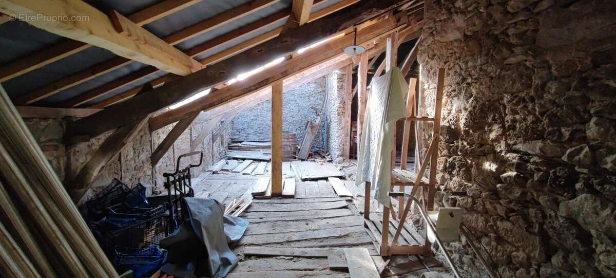 Maison à DECAZEVILLE