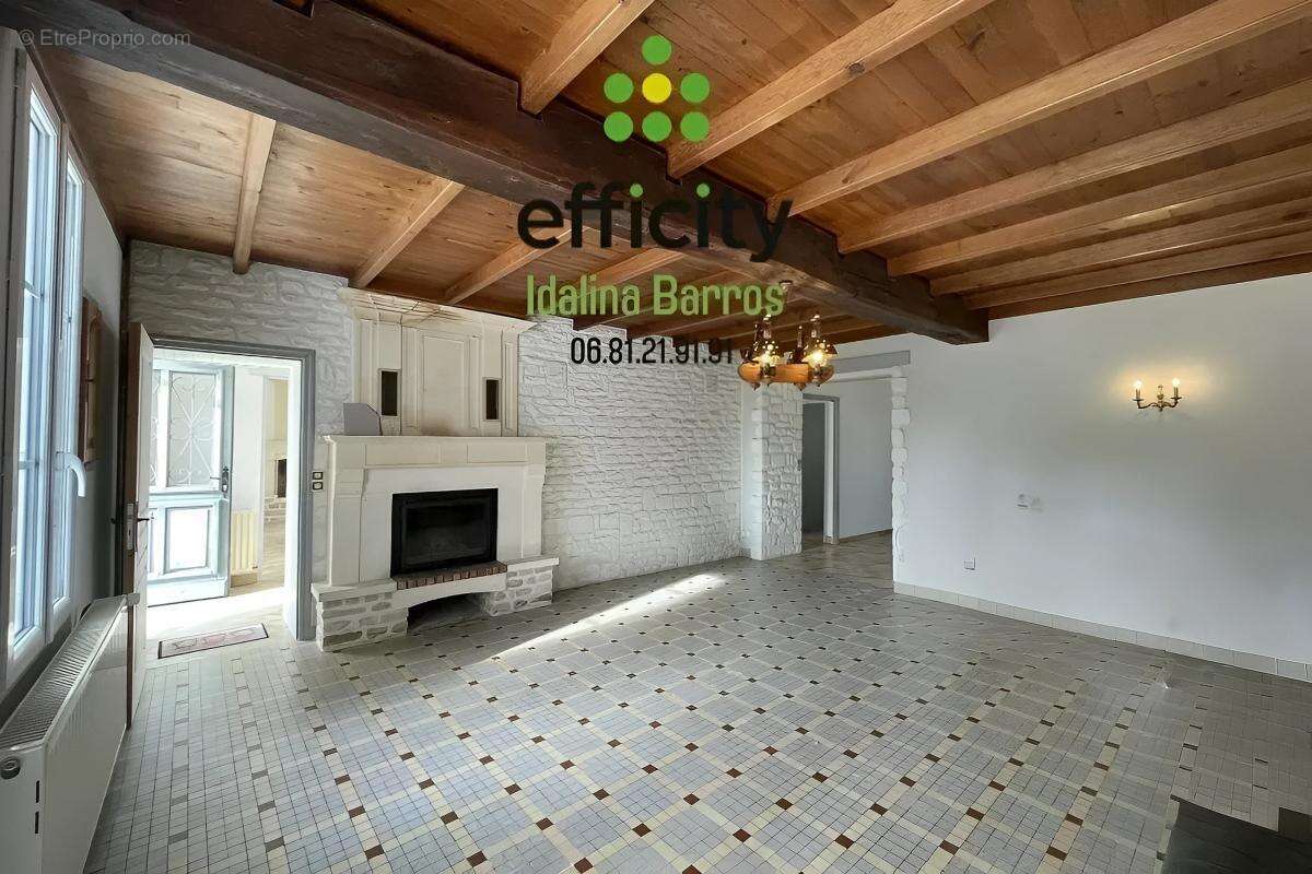 Maison à SAINT-BRIS-DES-BOIS