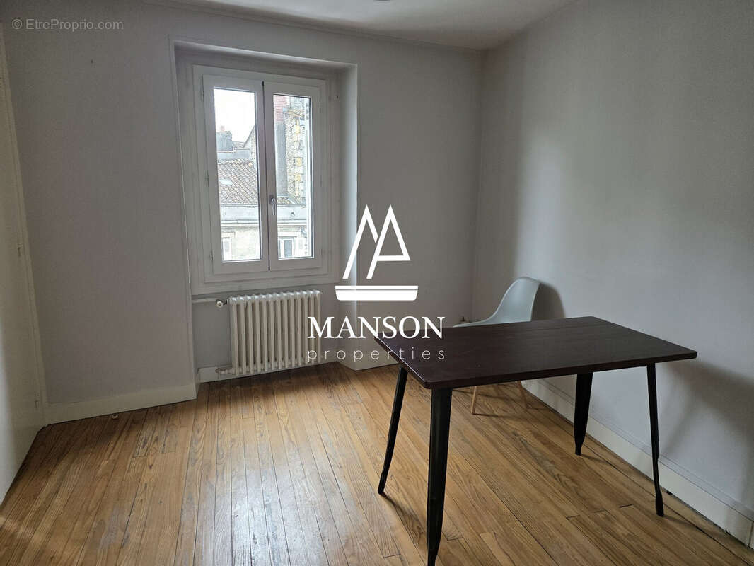 T3 2EME ETAGE - Appartement à BORDEAUX