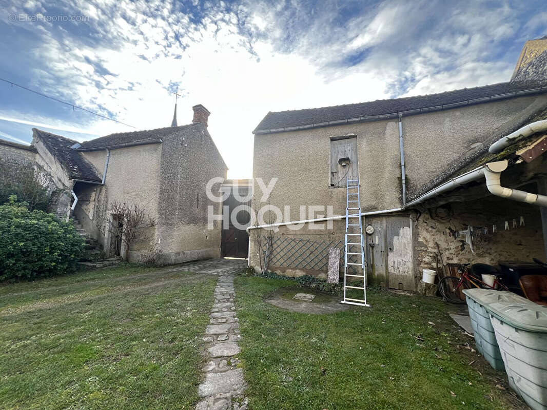 Maison à URY