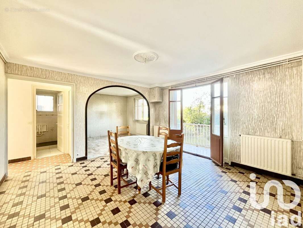Photo 3 - Appartement à VILLEURBANNE