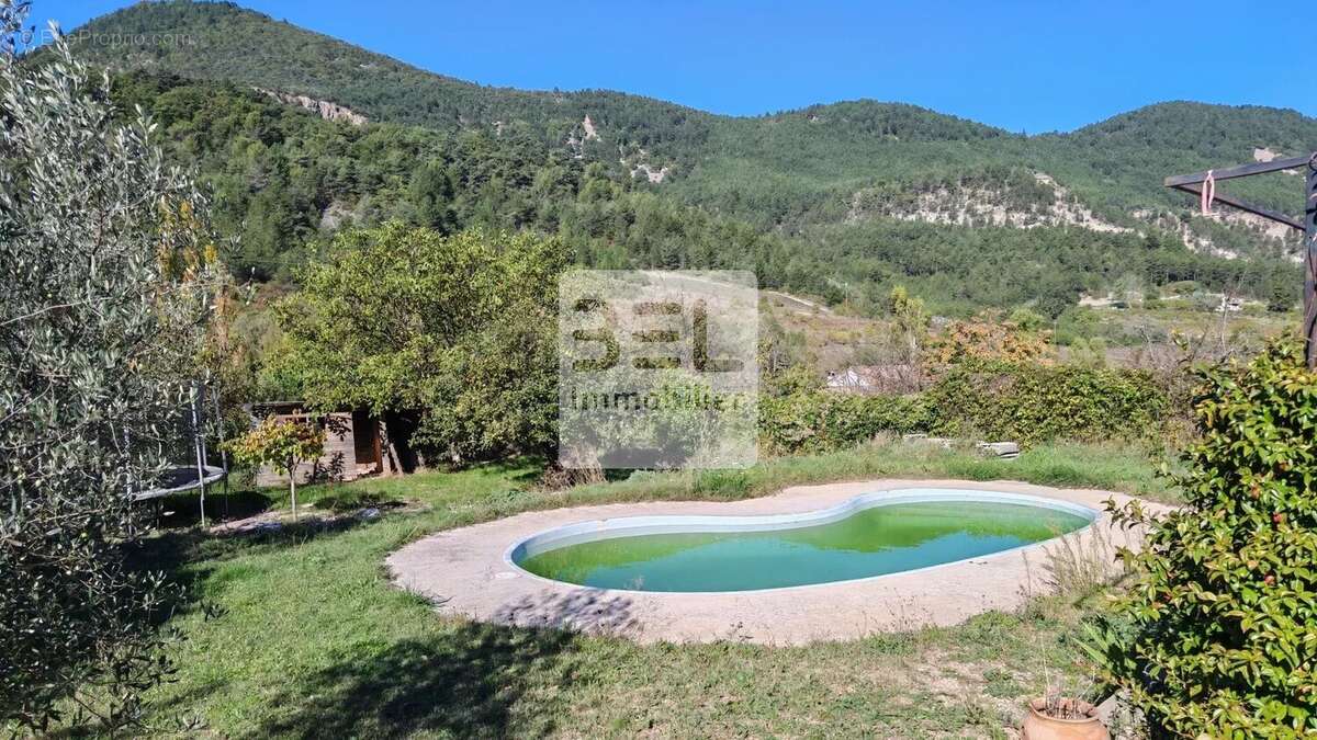 Maison à CHATEAUNEUF-DE-BORDETTE