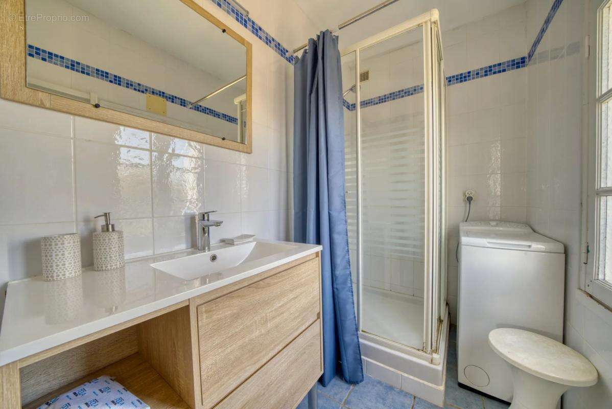 Appartement à SAINT-MARTIN-DE-RE