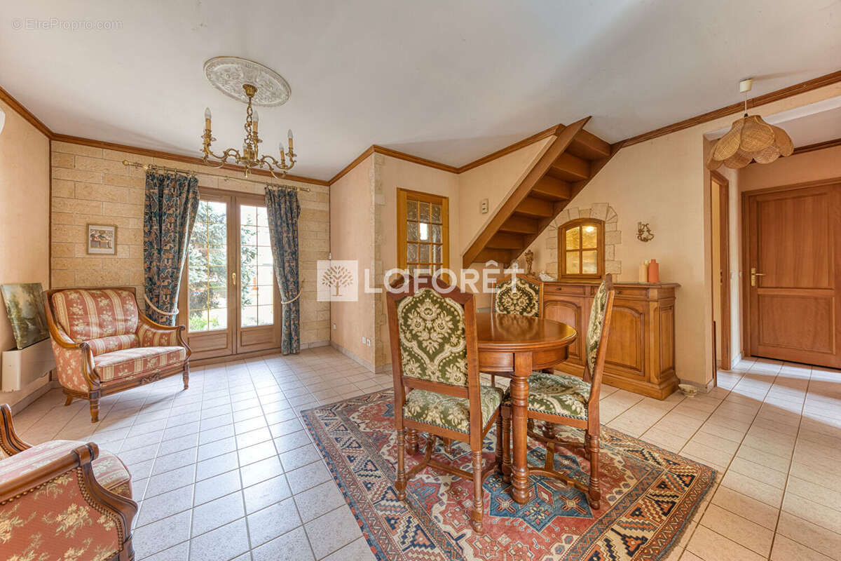 Maison à LA QUEUE-EN-BRIE