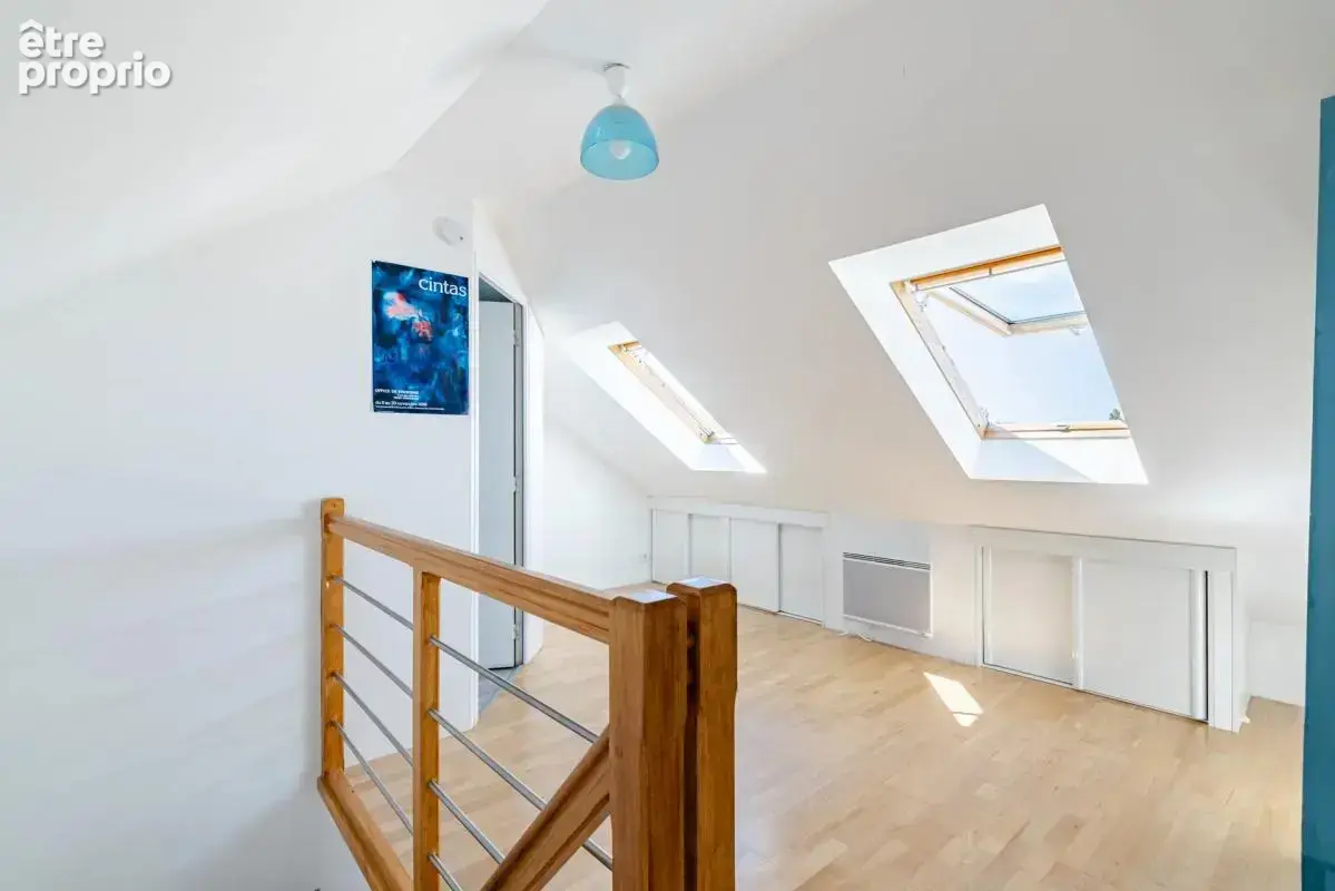 Maison de 5 pièces de 100 m² à Saclay - photo 4