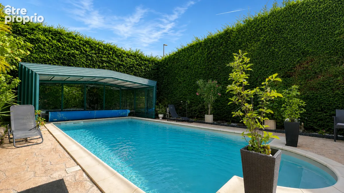 Mandres-les-Roses - Maison familiale de 200 m² avec piscine, jacuzzi, véranda climatisée et jardin paysagé - photo 15