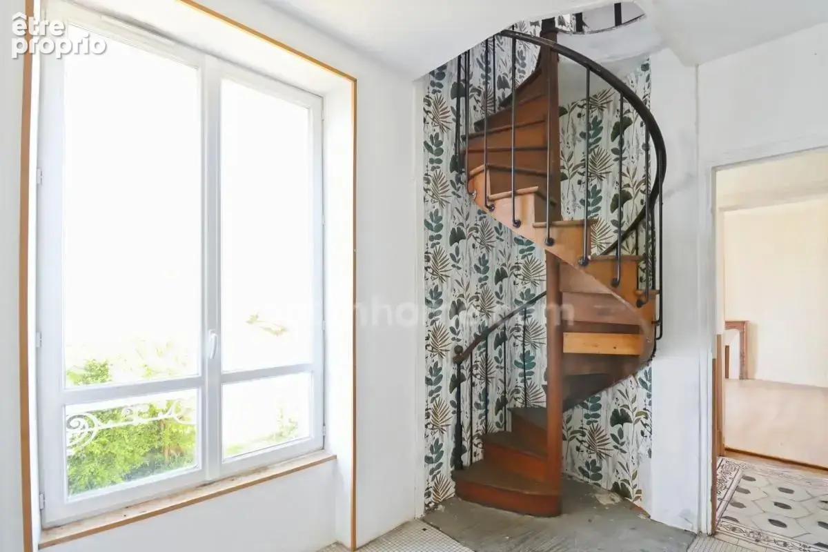 Maison de Charme et de Caractère -175 m² environ - 10 pièces - 7 chambres - Terrain 1450 m² environ - SAINT SULPICE LES FEUILLES - photo 10