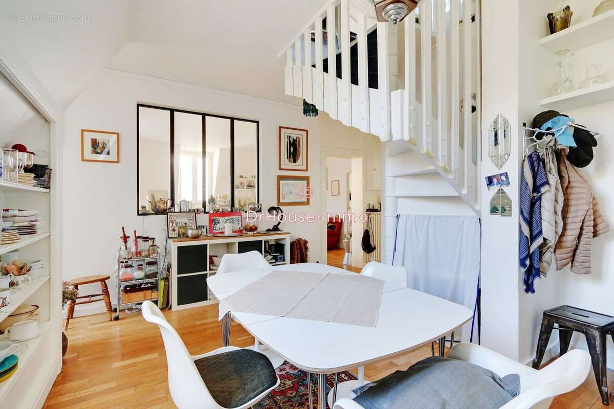 Appartement à NEUILLY-SUR-SEINE