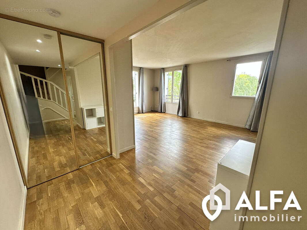 Appartement à SAINT-GRATIEN