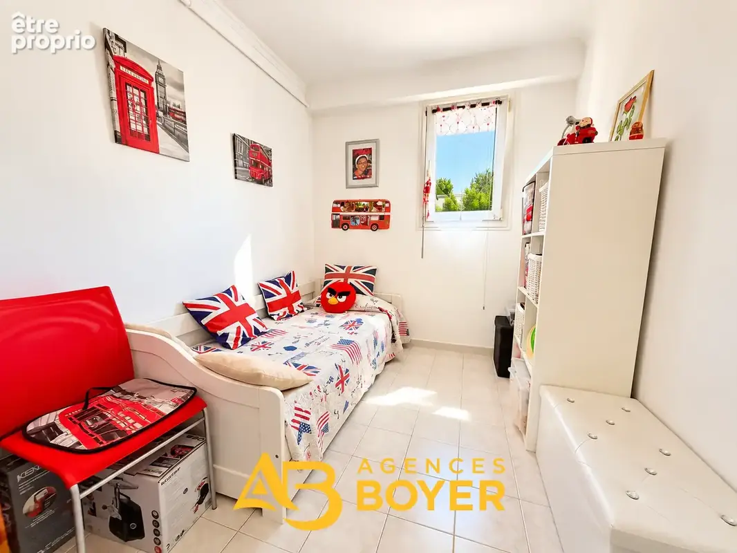 Toulon   Appartement T3 82 m2 avec ascenseur terrasse 16 m2, parking et cave - photo 8
