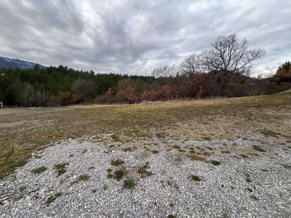 Terrain à BEVONS