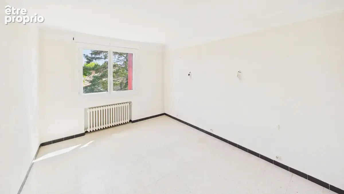 Morières-lès-Avignon villa de 185 m² avec 2 logements indépendants, garage et potentiel locatif - photo 8