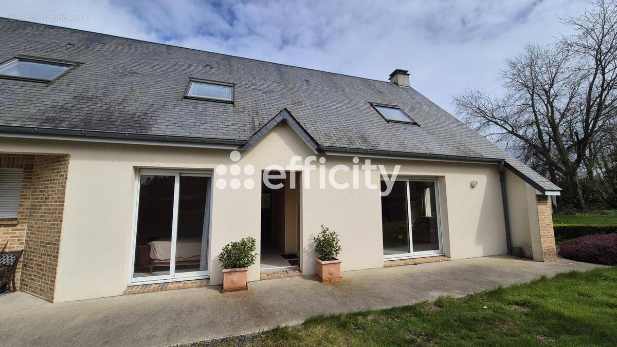 Maison à LE MOLAY-LITTRY