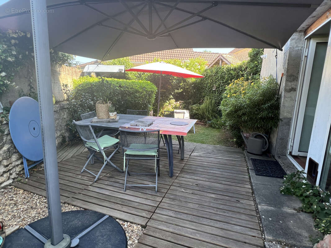 Maison à VARENNES-VAUZELLES