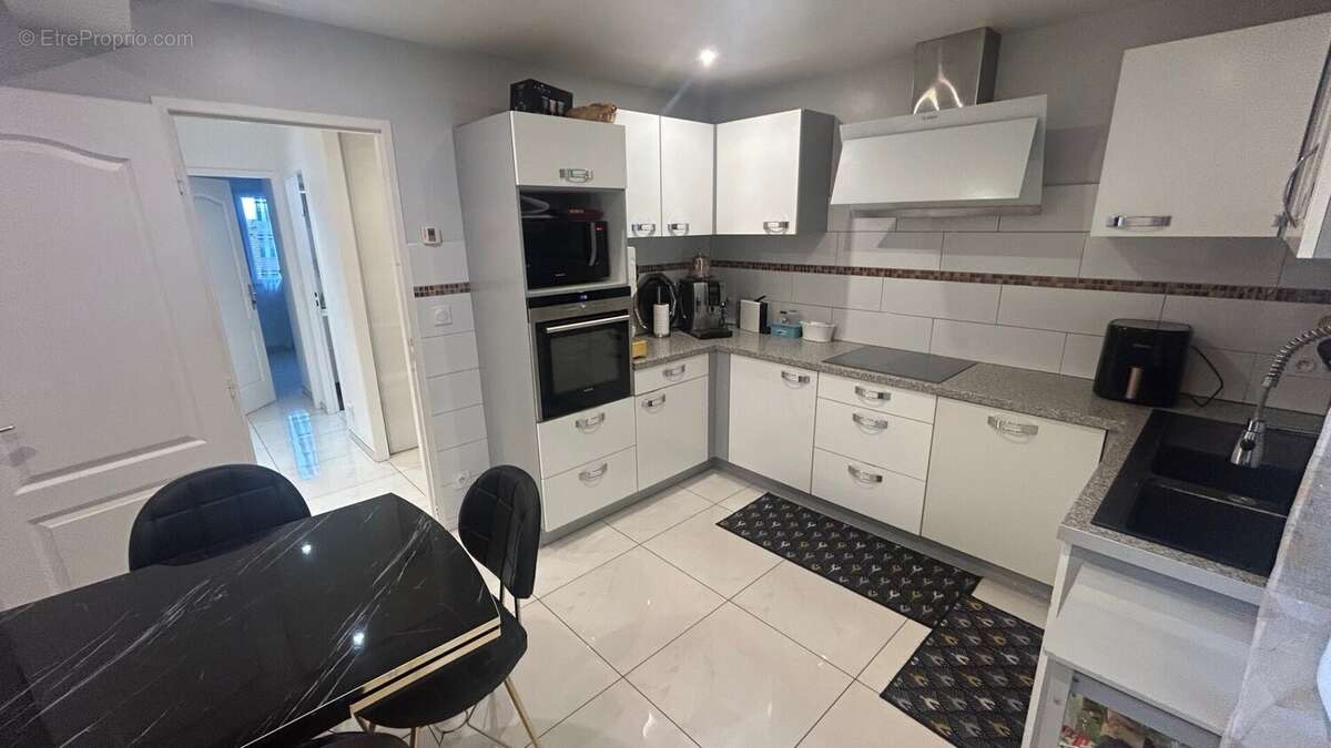 Maison a vendre a Vétraz Monthoux Cuisine équipée - Maison à VETRAZ-MONTHOUX