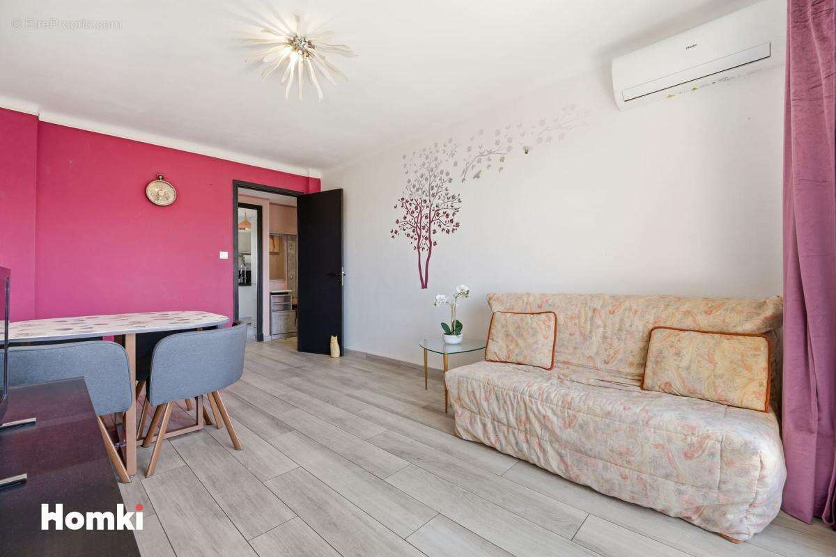 Antibes – Centre-ville, 3 pièces traversant avec 3 extérieurs et cave - photo 3