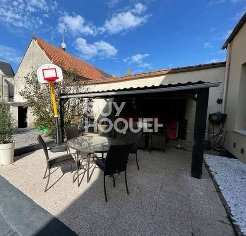 Maison à FERE-CHAMPENOISE