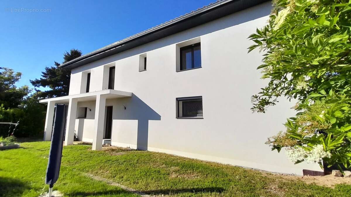 Maison à GUEREINS