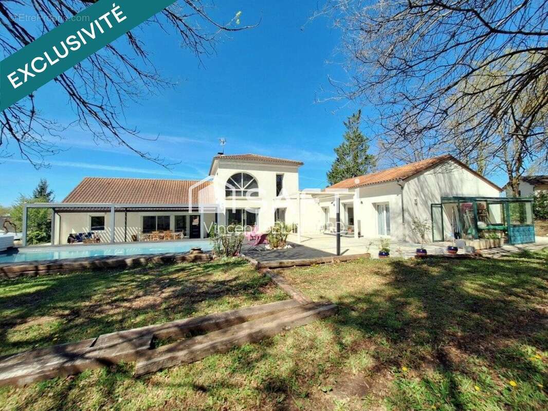 Photo 2 - Maison à SAINT-PANTALEON-DE-LARCHE