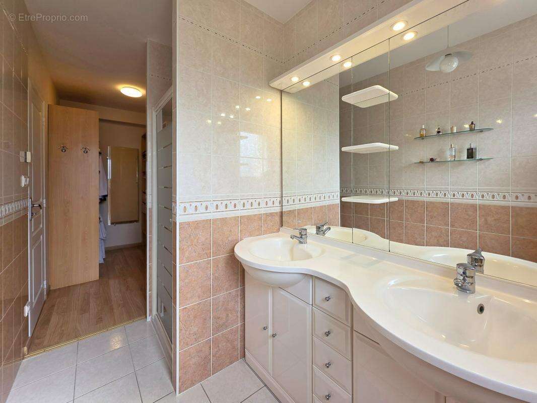 Maison 170 m² à Sautron  - photo 9