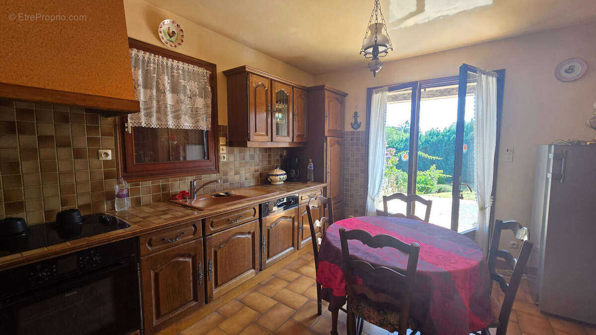 Maison familiale en pierres  22420 Le Vieux Marché - photo 4