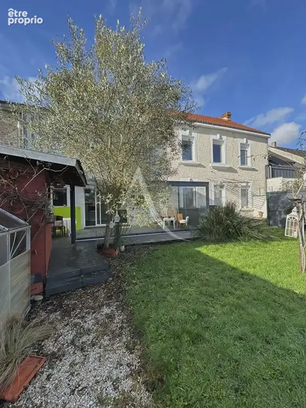 Nantes Canclaux Charmante maison familiale de 8 pièces avec terrasse, jardin et garage - photo 5