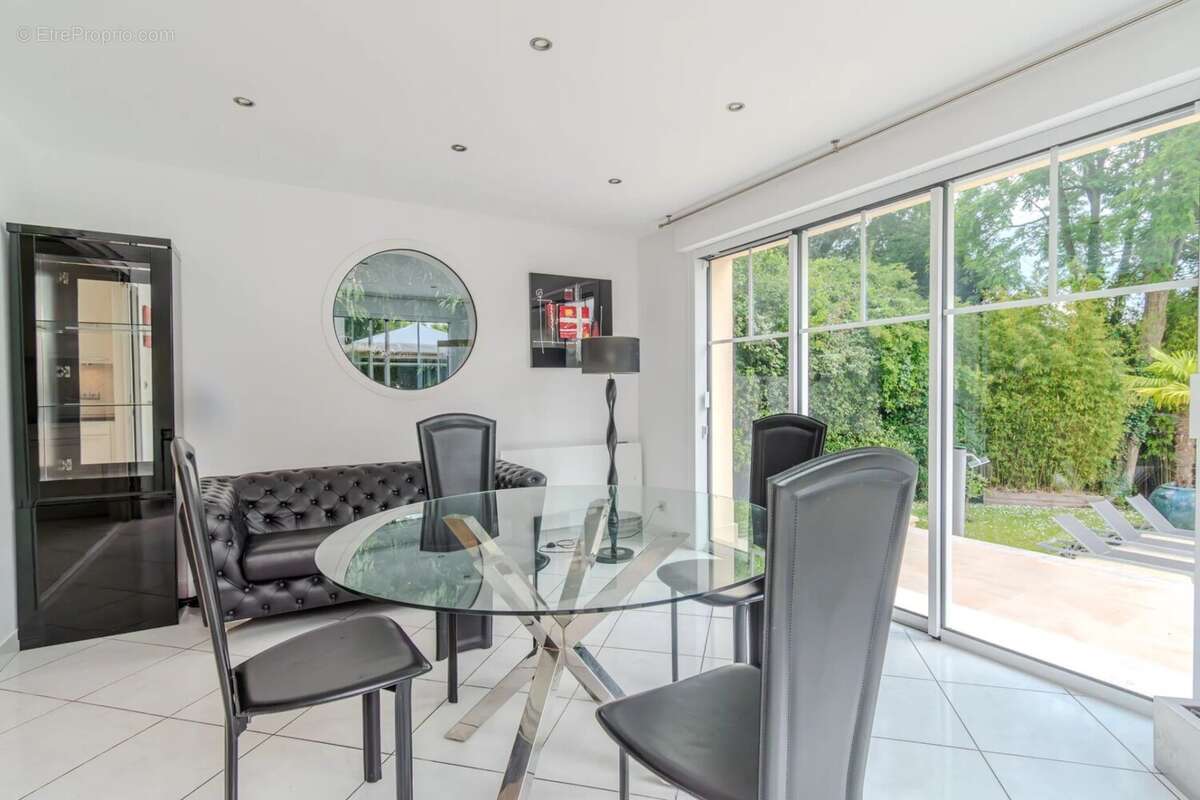 Maison à MONTMORENCY