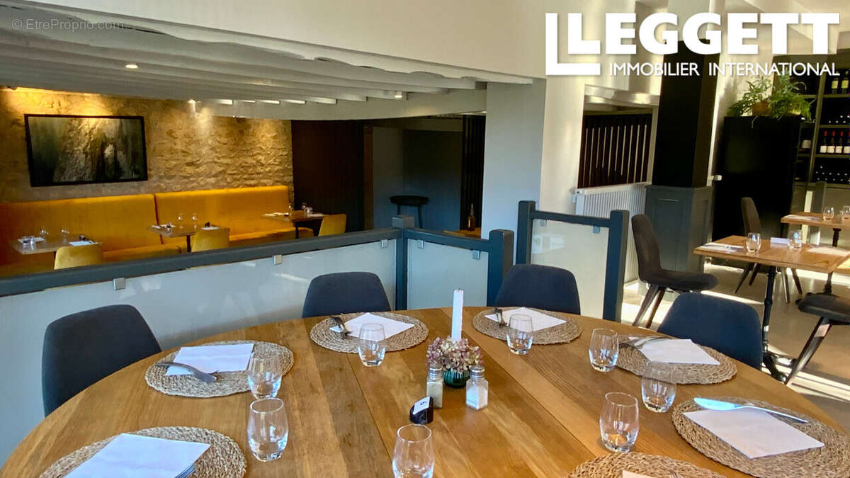 Commerce à MONTIGNAC