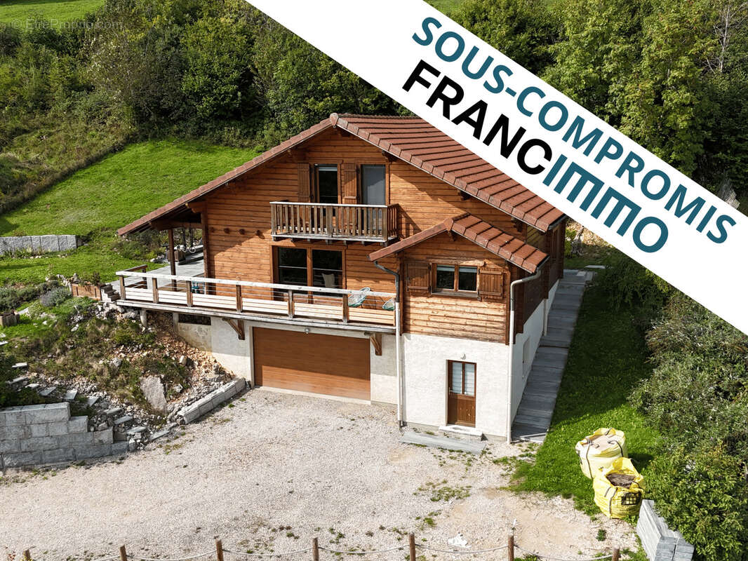 Maison à CHARMAUVILLERS