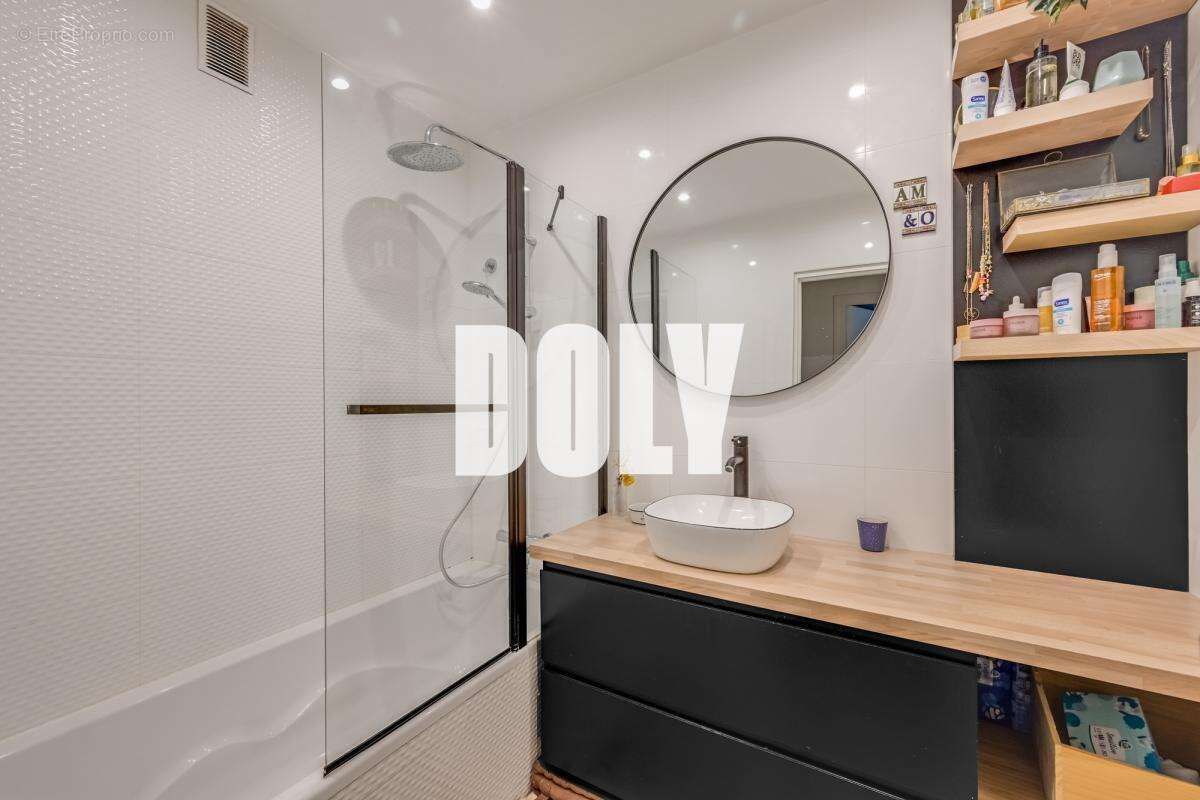 Appartement à PARIS-20E