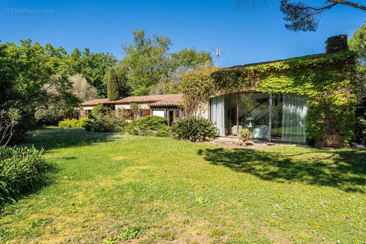 Maison à MOUGINS