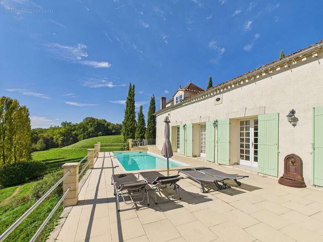 Maison à PESSAC-SUR-DORDOGNE